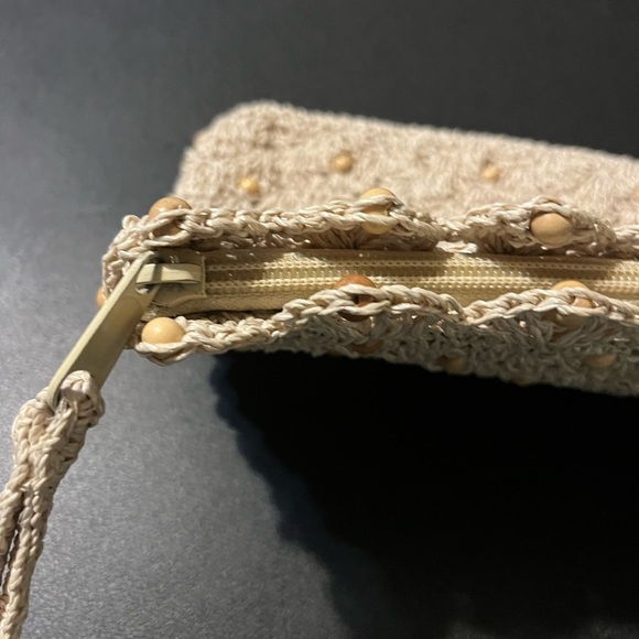 Elegant Tan Crochet Clutch - Picture 4 of 7